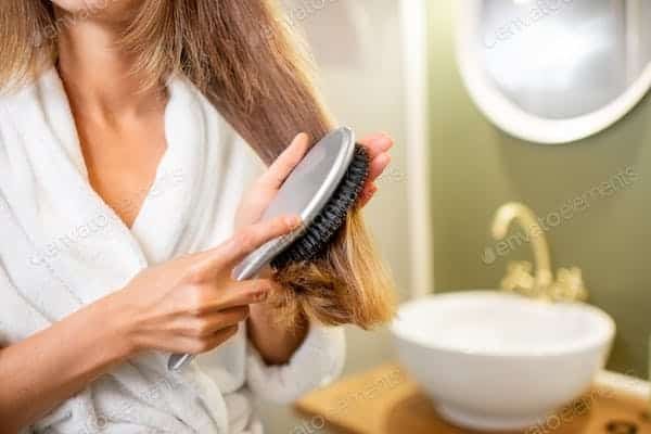 Les secrets du shampoing adapté à votre type de cheveux