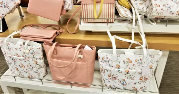 Maîtrisez l'art de porter un sac à main avec style