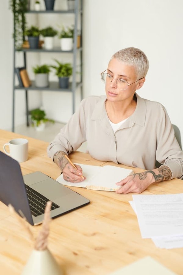 Quels sont les avantages à se procurer ses tissus en ligne ?